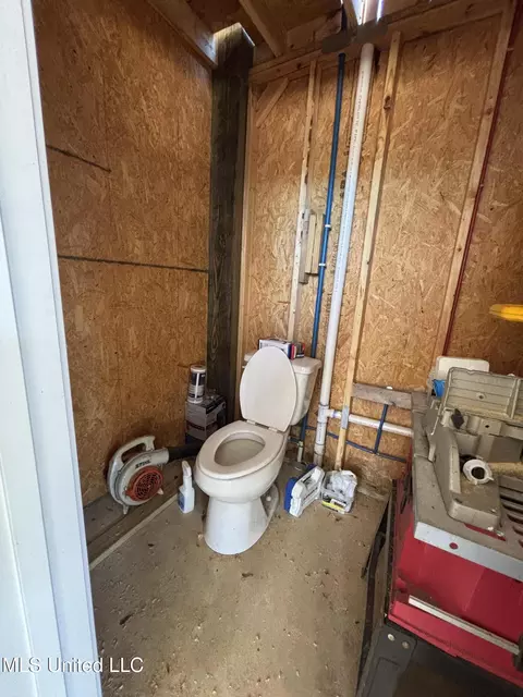 Bath - 26460 Billy Hinton Rd, Lucedale, MS 39452 photo 3 of 3