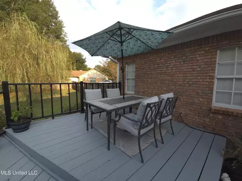 Exterior - 550 Pecan Blvd, Brandon, MS 39042 photo 8 of 13