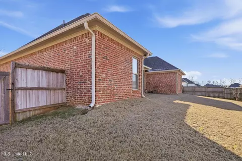 Exterior - 115 Sweetbriar Ct, Canton, MS 39046 photo 5 of 6
