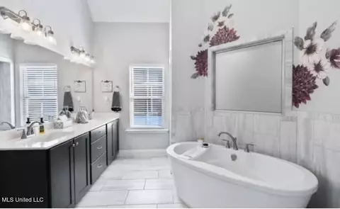 Bath - 1207 Howell Way, Hernando, MS 38632 photo 2 of 3