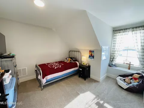 Bedroom - 1411 S Clair Cir, Hernando, MS 38632 photo 5 of 5