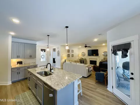 Kitchen - 1411 S Clair Cir, Hernando, MS 38632 photo 3 of 3