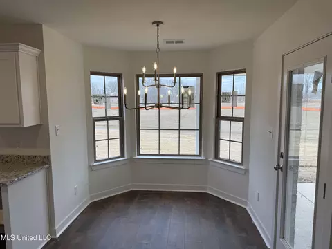 Dining - 6588 Boxley Pointe Pointe, Walls, MS 38680 photo 2 of 2