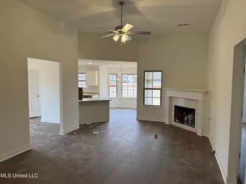 Living - 6588 Boxley Pointe Pointe, Walls, MS 38680 photo 1 of 1