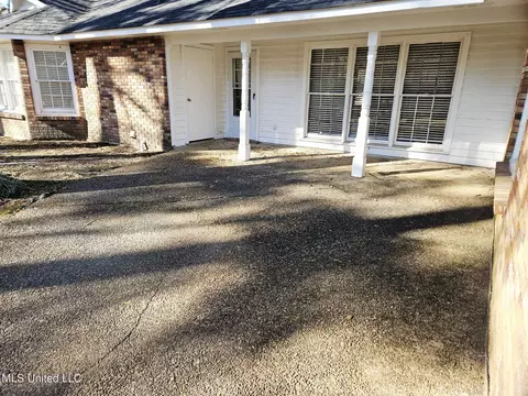 Exterior - 1431 Tracewood Dr, Jackson, MS 39211 photo 4 of 6