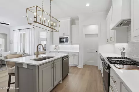 Kitchen - 481 Aurora Cir, Canton, MS 39046 photo 2 of 3