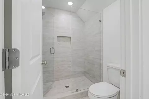 Bath - 1593 Tributary Dr, Hernando, MS 38632 photo 5 of 5