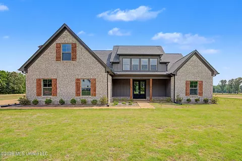 1593 Tributary Dr, Hernando, MS 38632