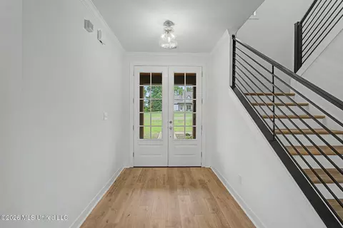 Entry Way - 1593 Tributary Dr, Hernando, MS 38632 photo 1 of 3