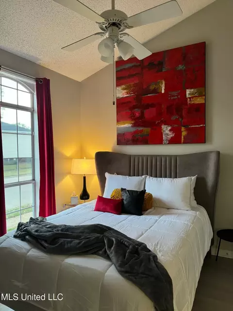Bedroom - 128 N Brighton Dr, Jackson, MS 39211 photo 2 of 3