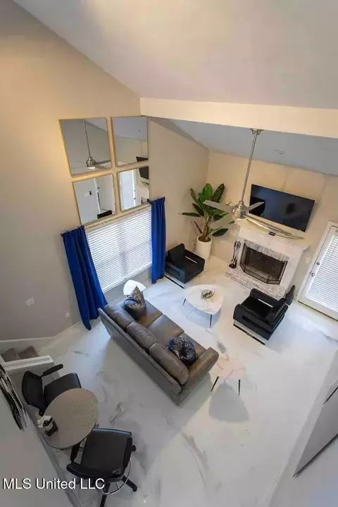 Living - 128 N Brighton Dr, Jackson, MS 39211 photo 2 of 2