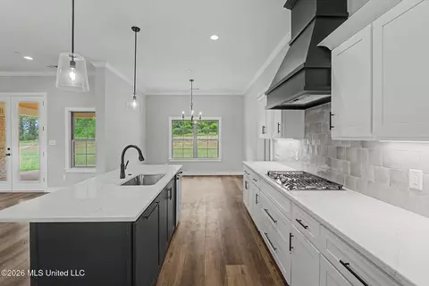 Kitchen - 1528 Tributary Dr, Hernando, MS 38632 photo 3 of 3