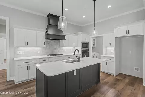 Kitchen - 1528 Tributary Dr, Hernando, MS 38632 photo 1 of 3