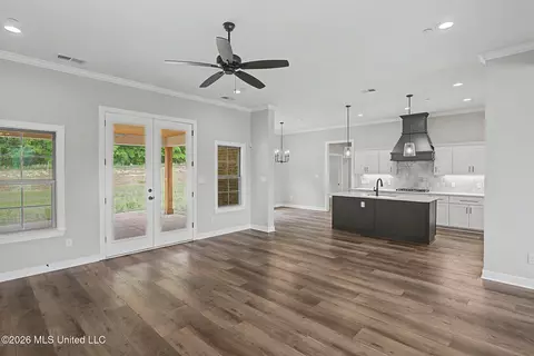 Living - 1528 Tributary Dr, Hernando, MS 38632 photo 1 of 2