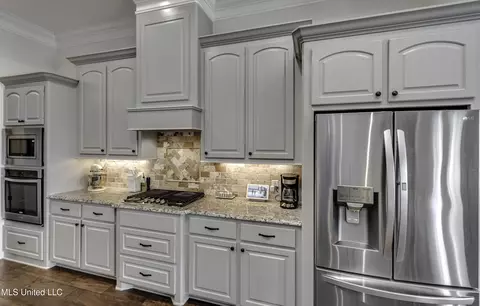 Kitchen - 307 Emerald Way, Brandon, MS 39047 photo 8 of 8