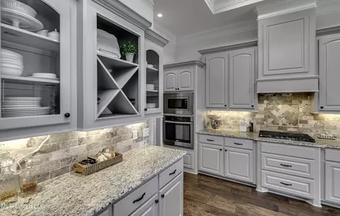 Kitchen - 307 Emerald Way, Brandon, MS 39047 photo 4 of 8