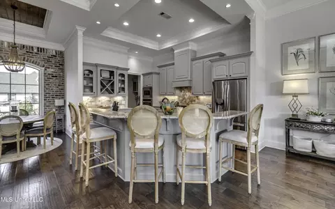 Kitchen - 307 Emerald Way, Brandon, MS 39047 photo 3 of 8