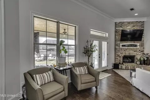 Living - 307 Emerald Way, Brandon, MS 39047 photo 3 of 3