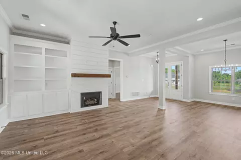 Living - 9072 Treadway Crk, Hernando, MS 38632 photo 2 of 2