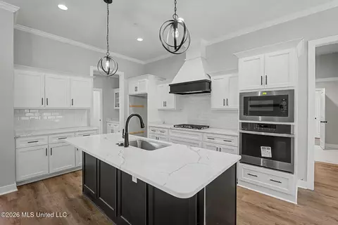 Kitchen - 9072 Treadway Crk, Hernando, MS 38632 photo 1 of 3