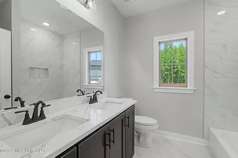 Bath - 9072 Treadway Crk, Hernando, MS 38632 photo 3 of 4