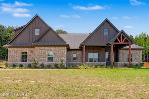 9072 Treadway Crk, Hernando, MS 38632