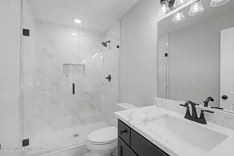 Bath - 9072 Treadway Crk, Hernando, MS 38632 photo 4 of 4