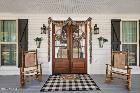 Exterior - 128 Oak Tree Ln, Brandon, MS 39042 photo 7 of 14