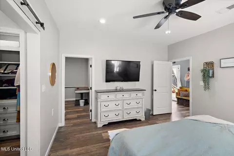 Bedroom - 128 Oak Tree Ln, Brandon, MS 39042 photo 2 of 5