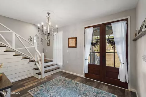 Entry Way - 128 Oak Tree Ln, Brandon, MS 39042 photo 1 of 5