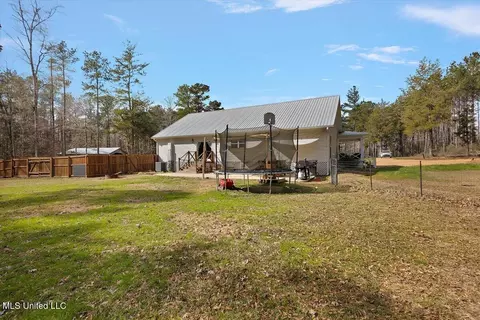 Exterior - 128 Oak Tree Ln, Brandon, MS 39042 photo 10 of 14