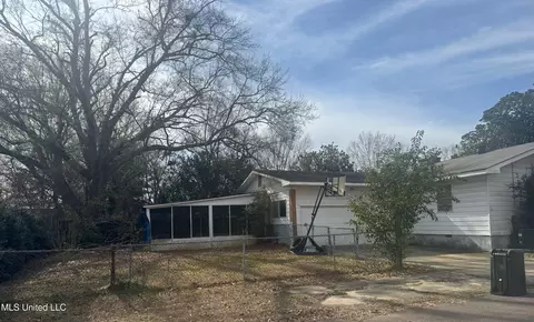 3726 Westchester Dr, Jackson, MS 39213 photo 3