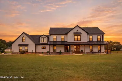 114 Mcgeehee Rd, Senatobia, MS 38668