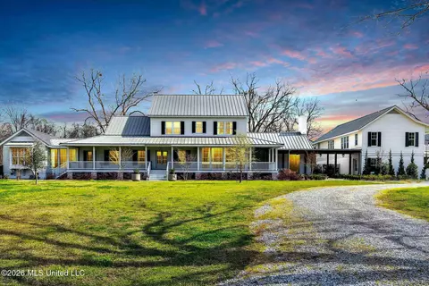 1405 Church Hill Rd, Natchez, MS 39120