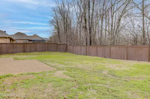 Exterior - 127 Rockbridge Xing, Clinton, MS 39056 photo 5 of 10