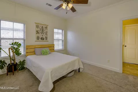 Bedroom - 127 Rockbridge Xing, Clinton, MS 39056 photo 3 of 5