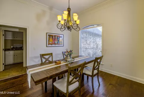 Dining - 127 Rockbridge Xing, Clinton, MS 39056 photo 1 of 2