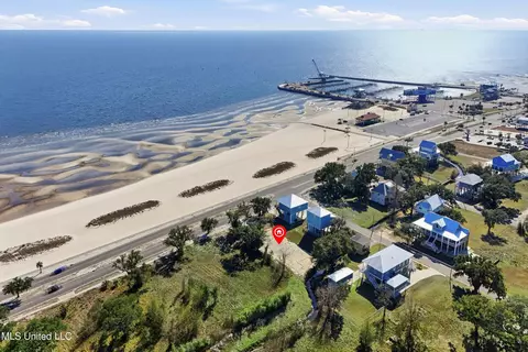 610 E Beach Blvd, Long Beach, MS 39560