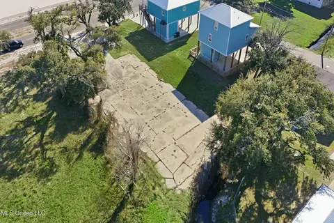 610 E Beach Blvd, Long Beach, MS 39560 photo 15