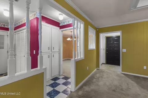 Entry Way - 102 Sunline Dr, Brandon, MS 39042 photo 2 of 2
