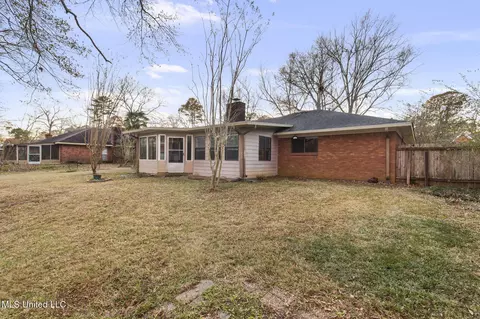 Exterior - 102 Sunline Dr, Brandon, MS 39042 photo 9 of 11
