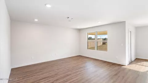 Living - 808 Fairway Ave, Byram, MS 39272 photo 1 of 3