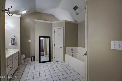 Bath - 4021 Brookwood Dr, Flowood, MS 39232 photo 1 of 5