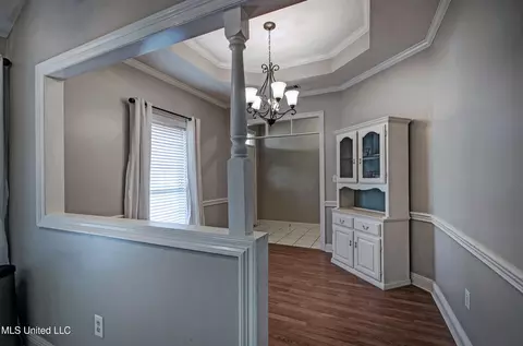 Entry Way - 4021 Brookwood Dr, Flowood, MS 39232 photo 2 of 2
