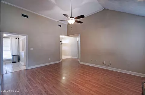 Living - 4021 Brookwood Dr, Flowood, MS 39232 photo 3 of 4