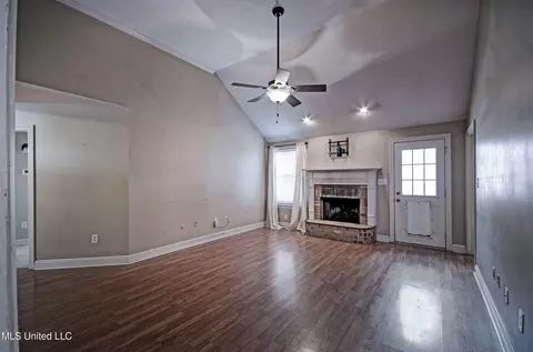 Living - 4021 Brookwood Dr, Flowood, MS 39232 photo 1 of 4