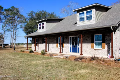 24023 Robert E Lee Rd, Lucedale, MS 39452