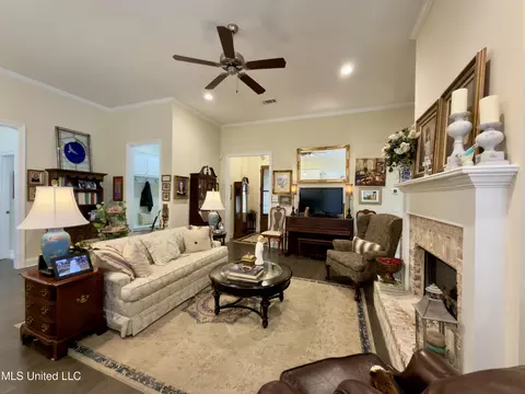 Living - 245 Falls Xing, Madison, MS 39110 photo 2 of 2