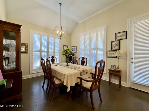 Dining - 245 Falls Xing, Madison, MS 39110 photo 2 of 2