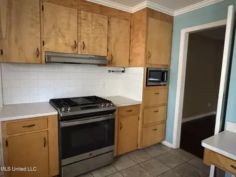 Kitchen - 235 Pimlico Pl, Jackson, MS 39211 photo 3 of 3